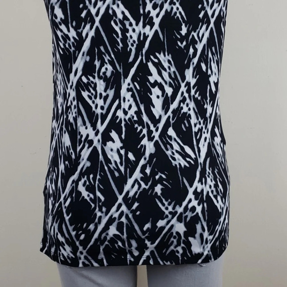 Kenneth Cole Black & White Draped Front Tank Top - Picture 10 of 12